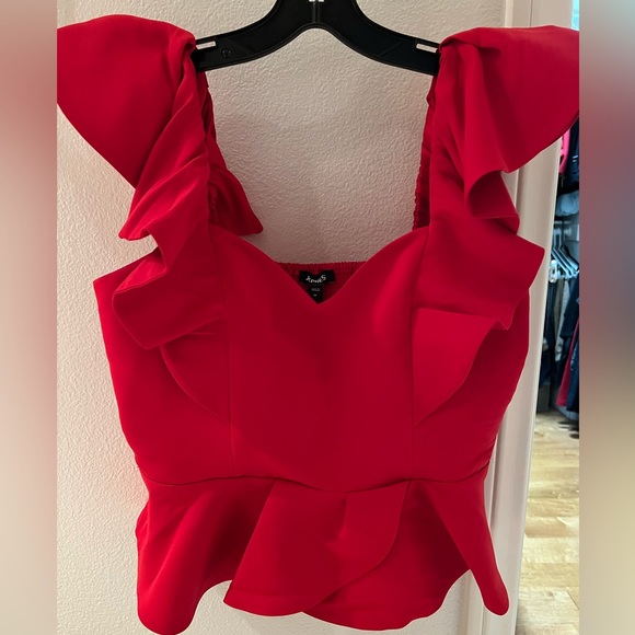 Red top - Picture 2 of 4